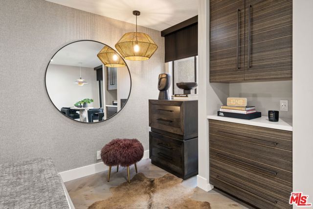 950 N Kings Road 233, West Hollywood, CA 90069