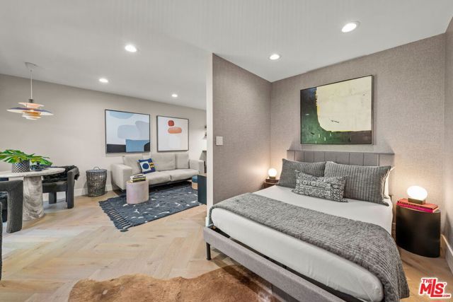 950 N Kings Road 233, West Hollywood, CA 90069