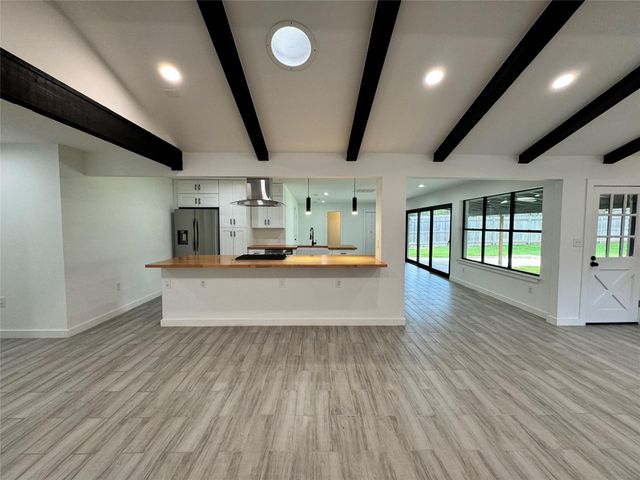 2500 Harrowden DR, Austin, TX 78727