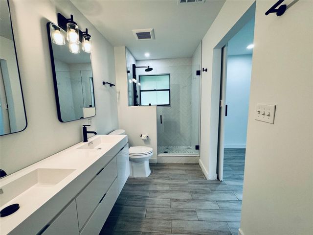 2500 Harrowden DR, Austin, TX 78727