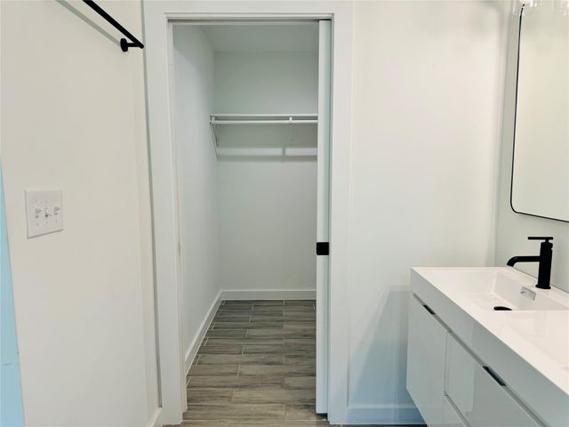 2500 Harrowden DR, Austin, TX 78727
