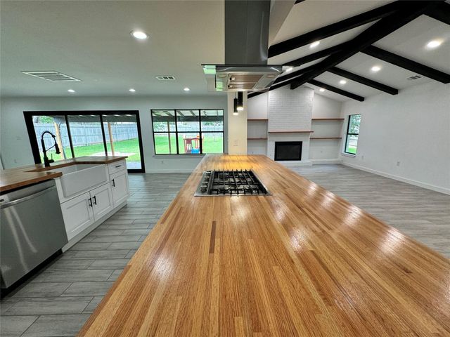 2500 Harrowden DR, Austin, TX 78727