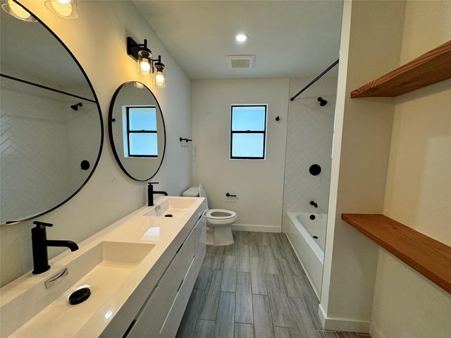 2500 Harrowden DR, Austin, TX 78727