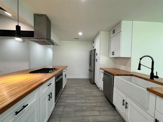 2500 Harrowden DR, Austin, TX 78727