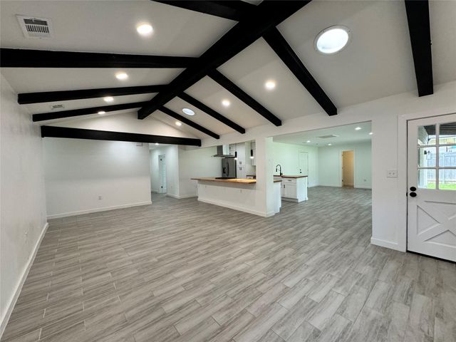 2500 Harrowden DR, Austin, TX 78727