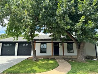 2500 Harrowden DR, Austin, TX 78727