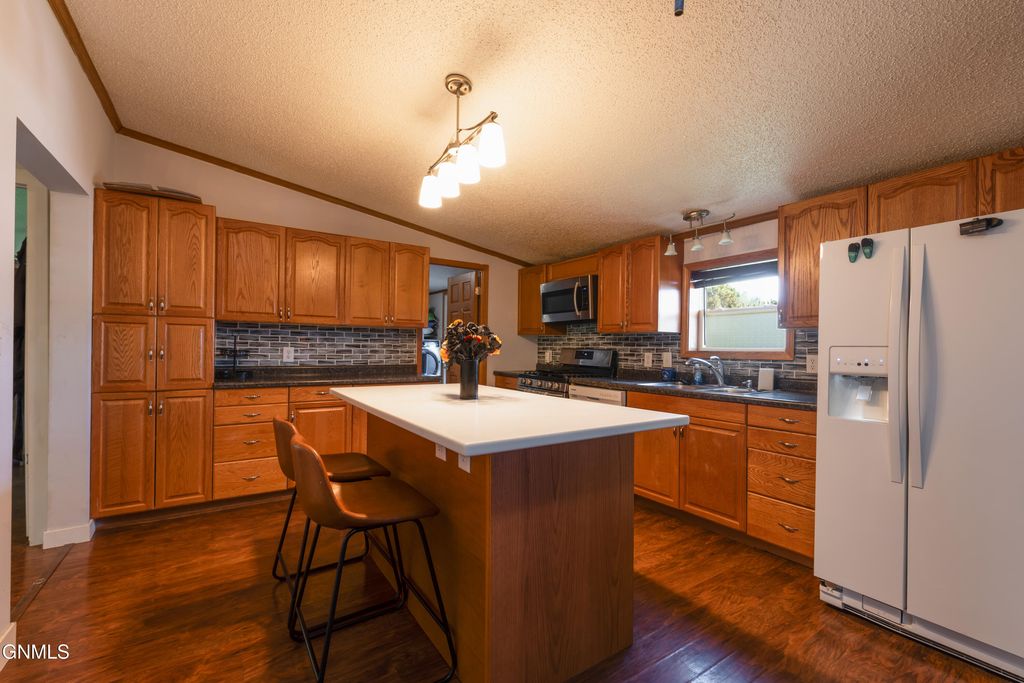 4618 Rebel Drive, Bismarck, ND 58503 photo 4