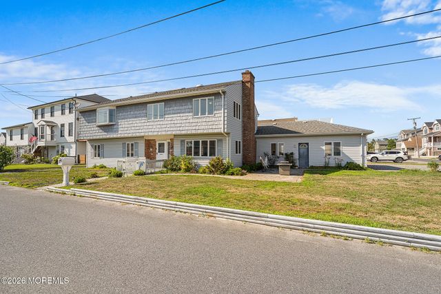 113 Illinois Avenue, Waretown, NJ 08758