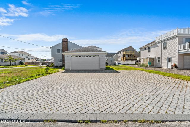 113 Illinois Avenue, Waretown, NJ 08758