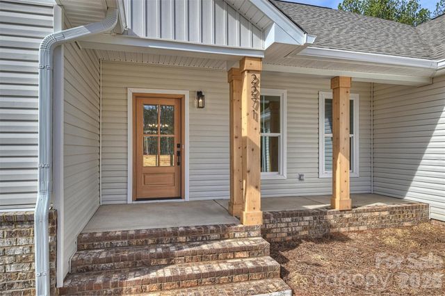 2271 Lee Lawing Road, Lincolnton, NC 28092