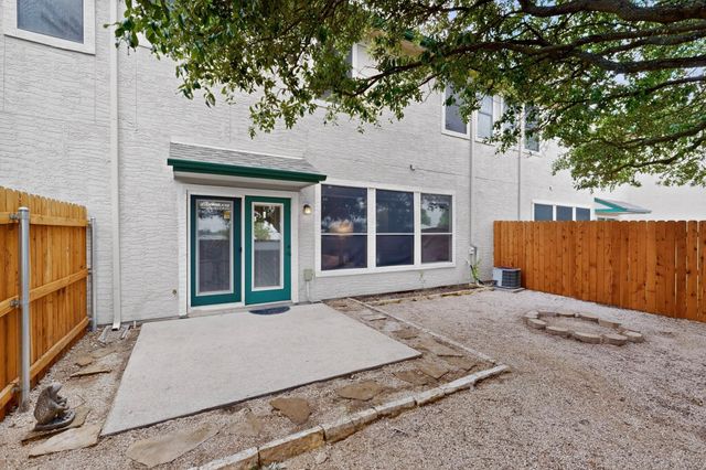 2100 Pipers Field DR 24, Austin, TX 78758