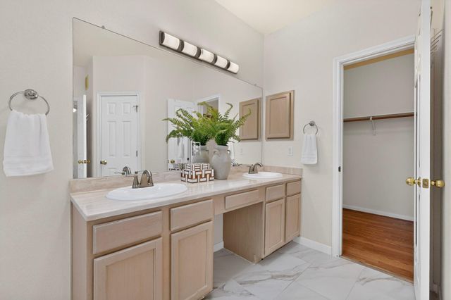 2100 Pipers Field DR 24, Austin, TX 78758
