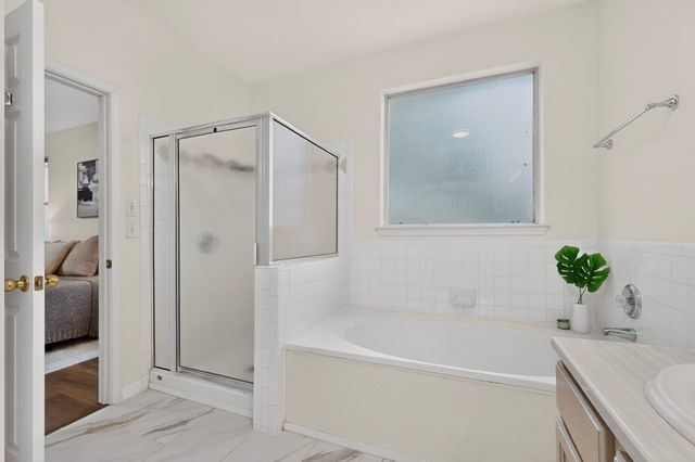 2100 Pipers Field DR 24, Austin, TX 78758