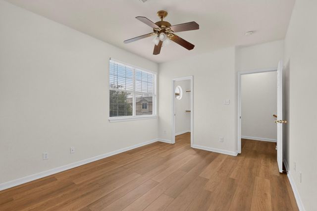 2100 Pipers Field DR 24, Austin, TX 78758