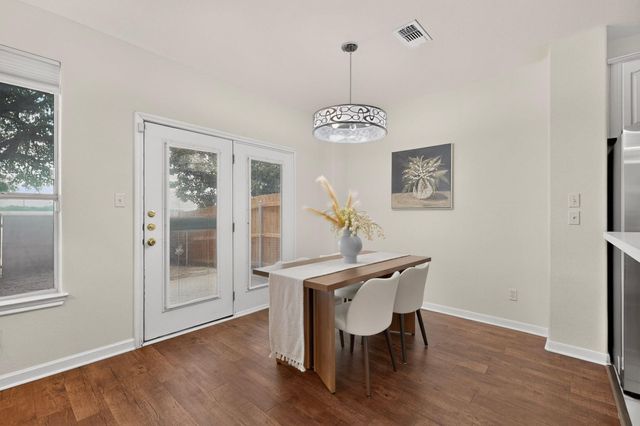 2100 Pipers Field DR 24, Austin, TX 78758