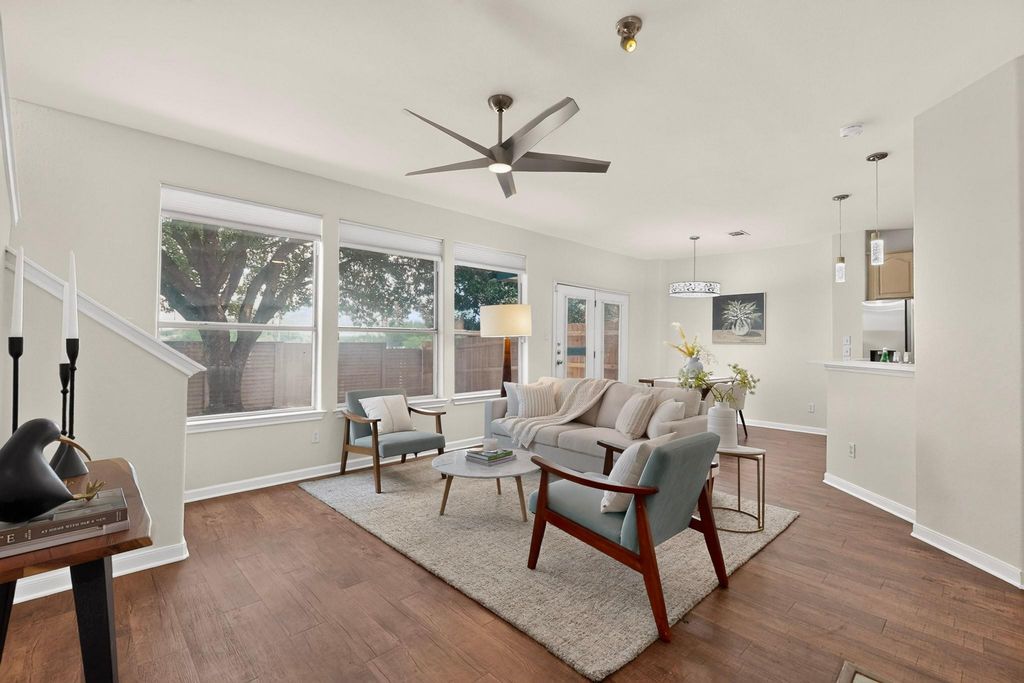 2100 Pipers Field DR 24, Austin, TX 78758