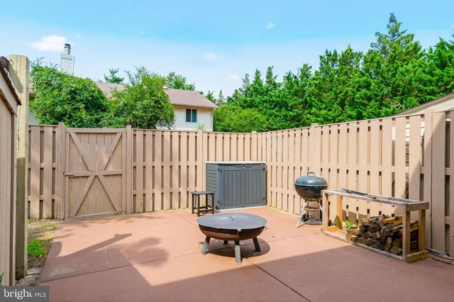 1103 WHITEWATER PL, Herndon, VA 20170