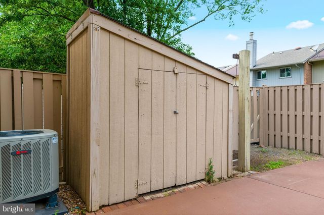 1103 WHITEWATER PL, Herndon, VA 20170