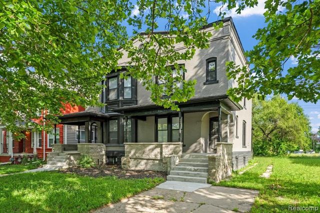 58 E Philadelphia Street, Detroit, MI 48202