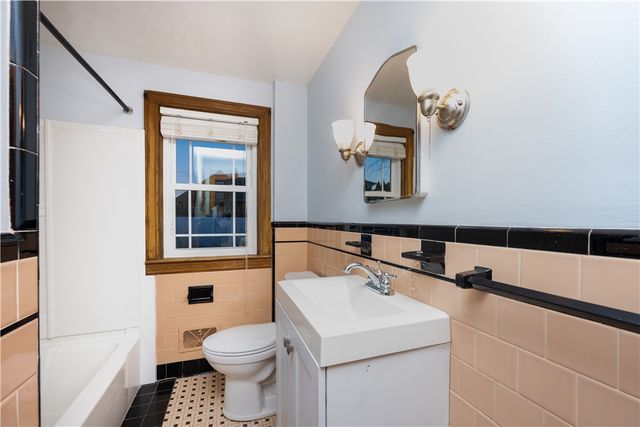 250 Pullen Avenue, Pawtucket, RI 02861