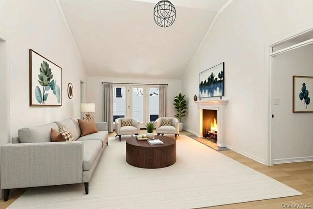 80 Hollow Road, Stony Brook, NY 11790