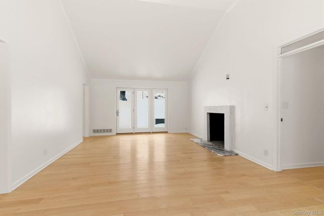 80 Hollow Road, Stony Brook, NY 11790