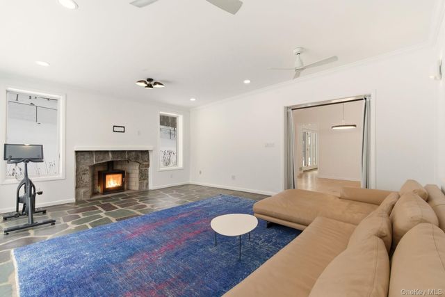 80 Hollow Road, Stony Brook, NY 11790