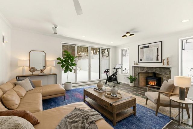 80 Hollow Road, Stony Brook, NY 11790