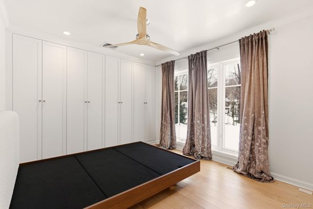 80 Hollow Road, Stony Brook, NY 11790