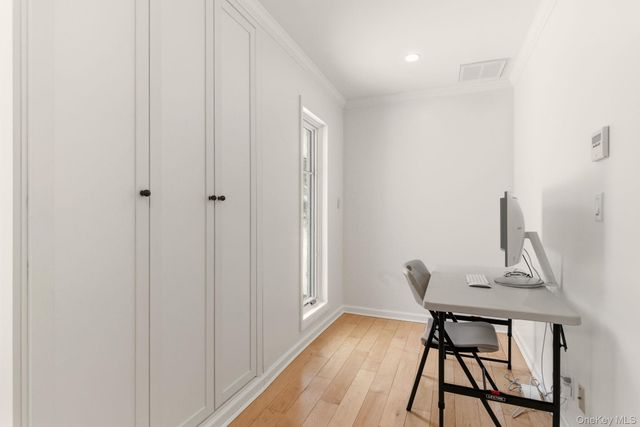 80 Hollow Road, Stony Brook, NY 11790