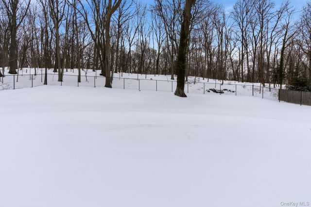 80 Hollow Road, Stony Brook, NY 11790