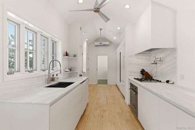 80 Hollow Road, Stony Brook, NY 11790