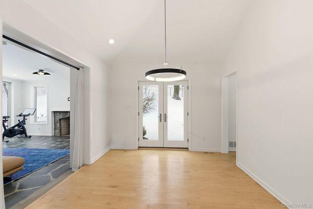 80 Hollow Road, Stony Brook, NY 11790