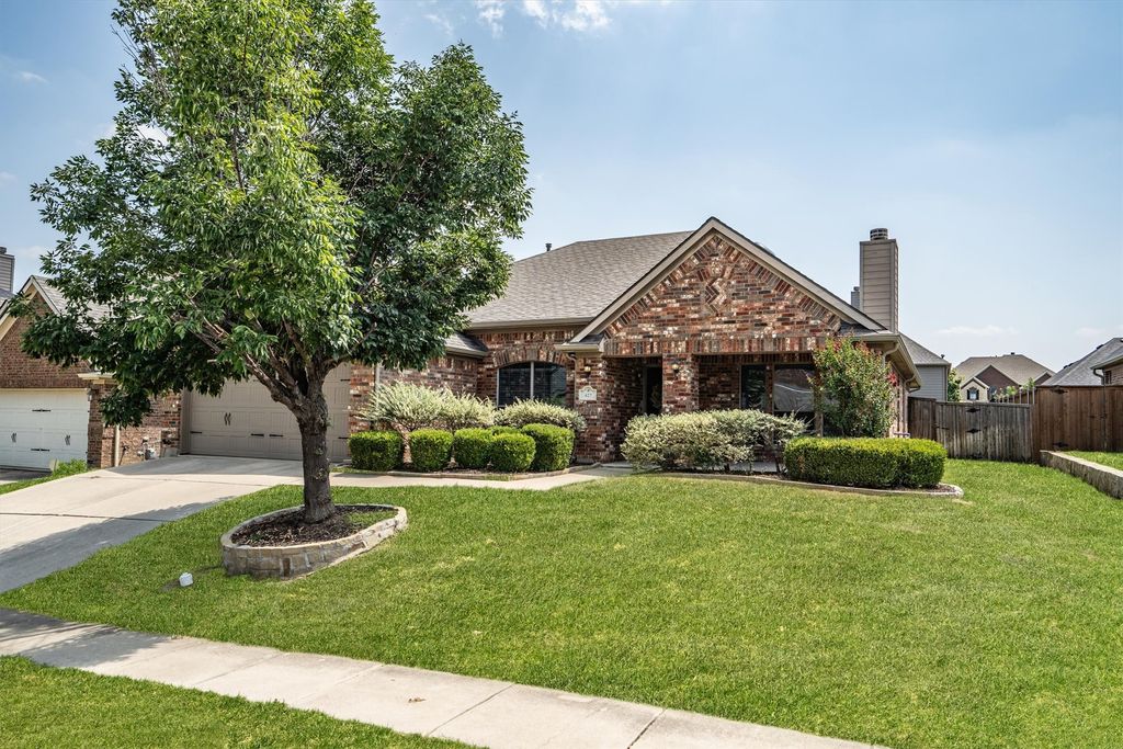 427 Brighton Street, Roanoke, TX 76262