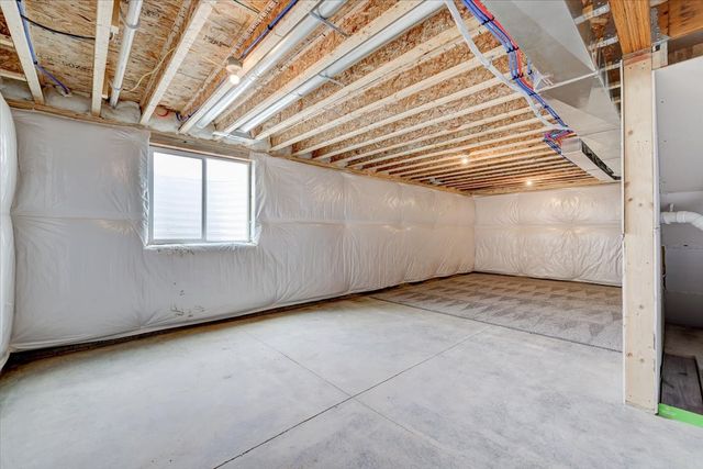 214 E 4th Street N, Newton, IA 50208