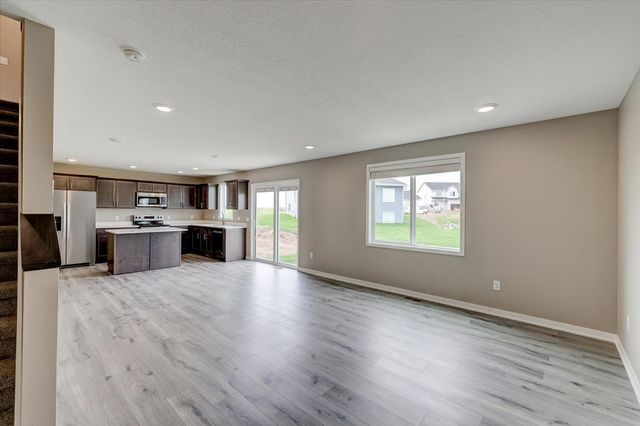 214 E 4th Street N, Newton, IA 50208