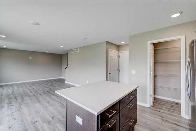 214 E 4th Street N, Newton, IA 50208