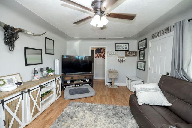 599 S Minaret St, Turlock, CA 95380