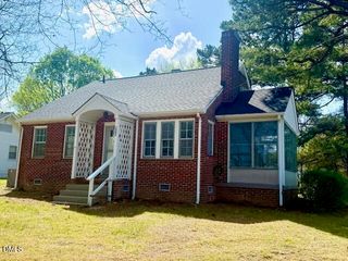 1207 College Street, Oxford, NC 27565