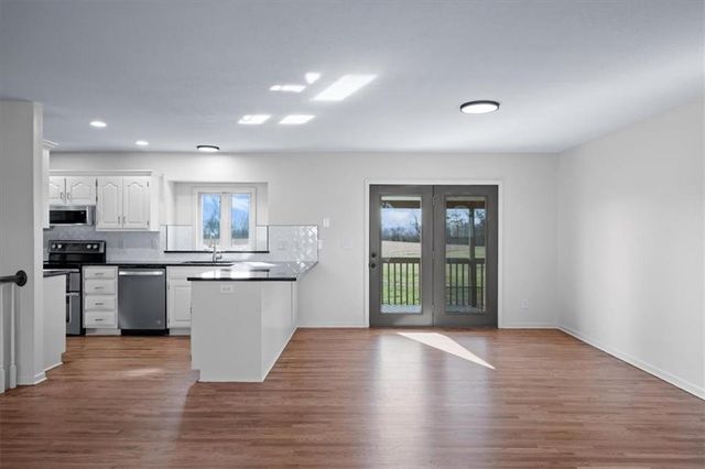 17809 E 171st Street, Pleasant Hill, MO 64080