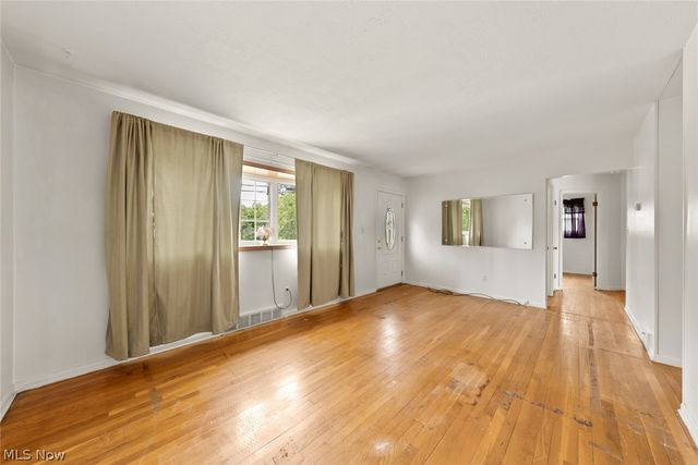 14577 N Gallatin Boulevard, Brook Park, OH 44142