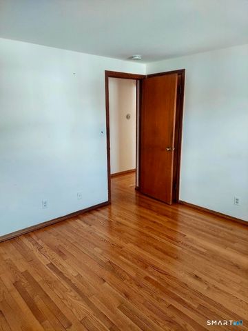 8 Rome Street, Norwalk, CT 06851