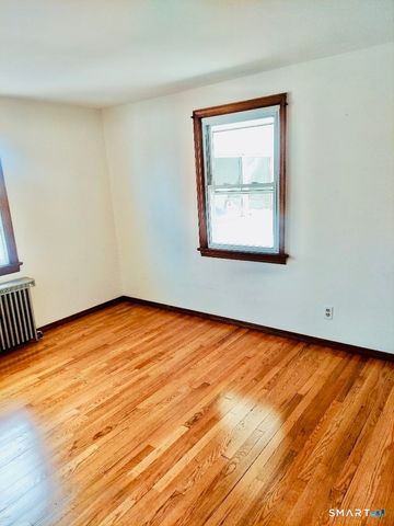 8 Rome Street, Norwalk, CT 06851