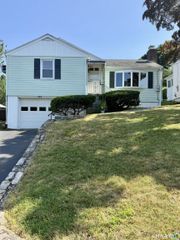 8 Rome Street, Norwalk, CT 06851