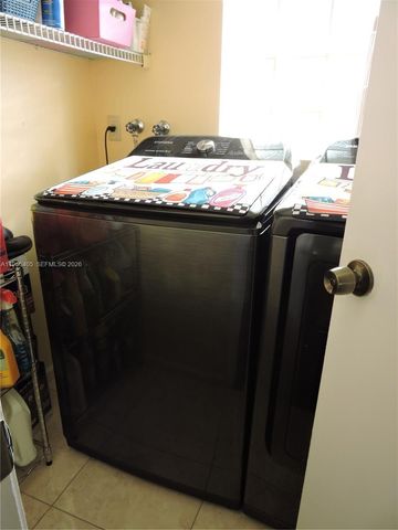 10575 SW 12th Mnr, Pembroke Pines, FL 33025