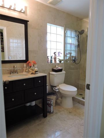 10575 SW 12th Mnr, Pembroke Pines, FL 33025