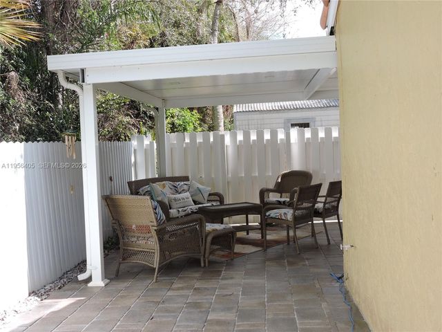 10575 SW 12th Mnr, Pembroke Pines, FL 33025