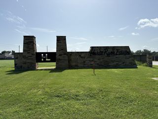112 Gloria BLVD, Smithville, TX 78957