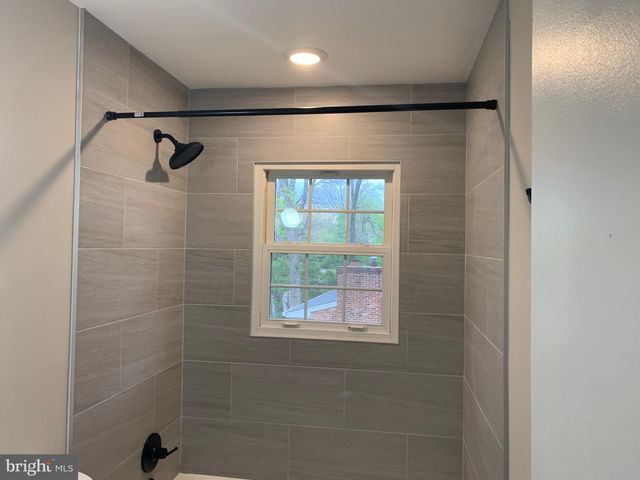 6810 FERN LN, Annandale, VA 22003
