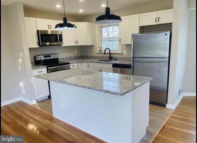 6810 FERN LN, Annandale, VA 22003